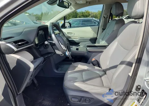 2021 Toyota Sienna Xle z USA, uszkodzony, nr VIN 5TDYRKECXMS066971